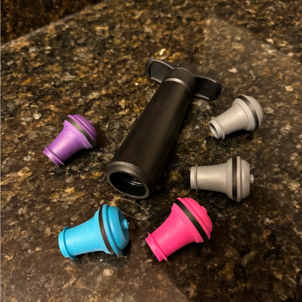 Vacuum Wine Stopper Set with Pump - Black, Purple, Blue, Pink, Gray